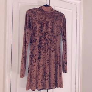 URBAN OUTFITTERS Rose Gold Crushed Velvet 90s style inspired Dress